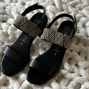 NWOT Italian Shoemakers Black and Cream Sandals